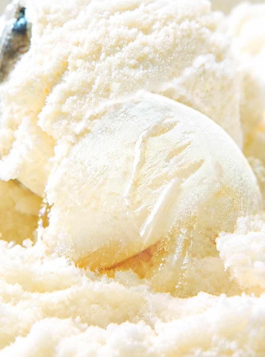 Why does temperature fluctuation during ocean transport cause irreversible damage to molded ice cream