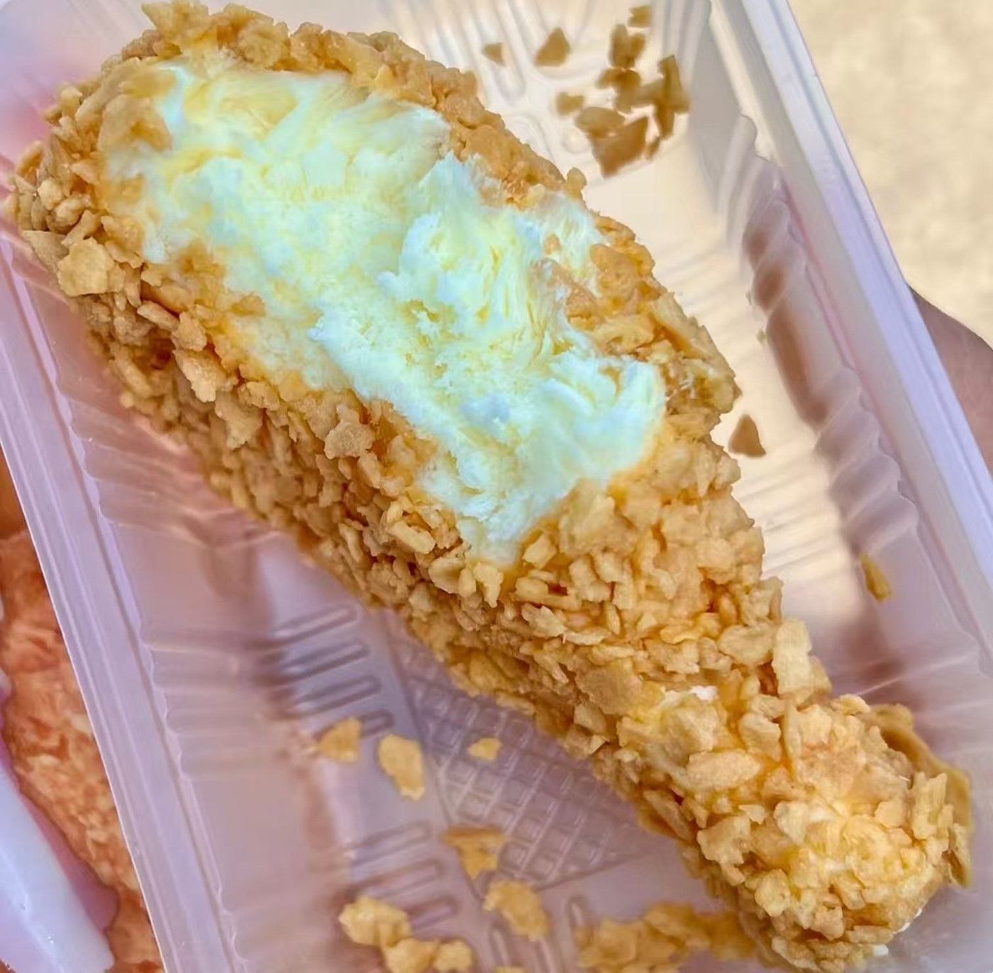 Which suppliers produce emoji, food, and animal-shaped popsicles for US retail channels